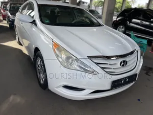 Hyundai Sonata SE 2.0T Sedan FWD (2.0L 4cyl 6A) 2012 White