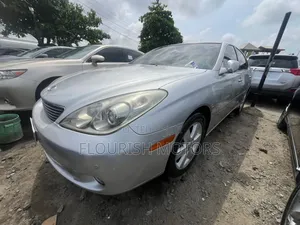 Lexus ES 2025 Silver