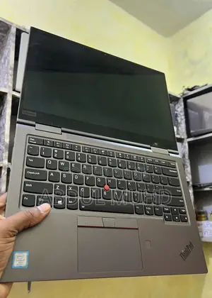 Laptop Lenovo ThinkPad X1 Yoga Gen 8 16GB Intel Core i7 SSD 256GB