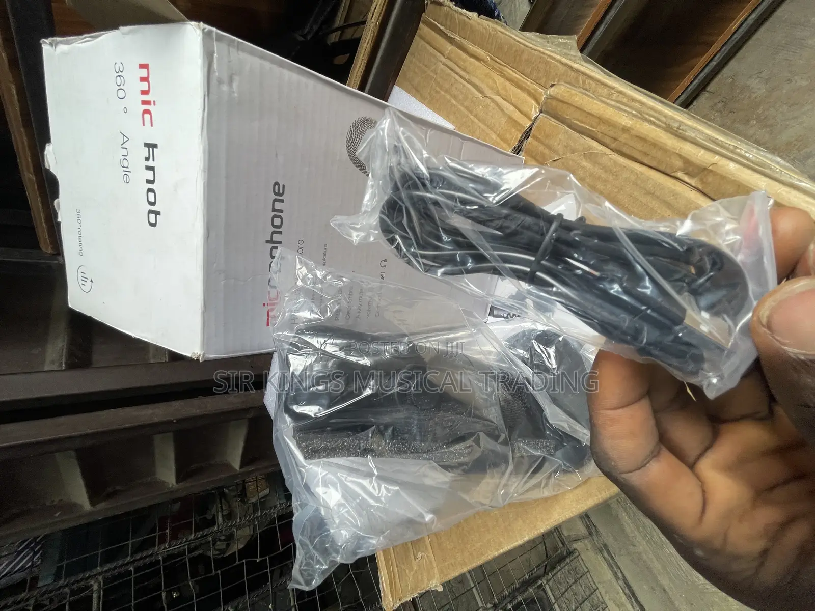 Dynamic Podcast Microphone