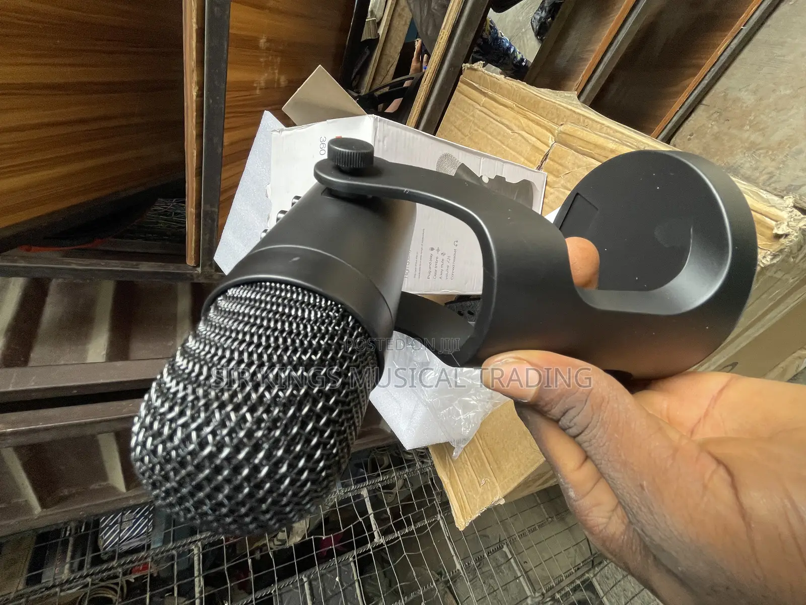 Dynamic Podcast Microphone