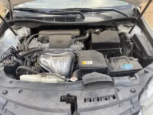 Toyota Camry SE 4dr Sedan (2.5L 4cyl 6A) 2017 White