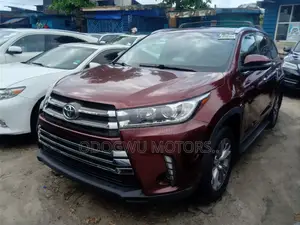 Toyota Highlander XLE V6 4x2 (3.5L 6cyl 6A) 2016 Maroon