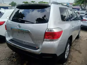 Toyota Highlander Limited 2012 Silver