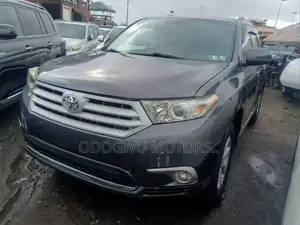 Toyota Highlander Limited 2012 Gray