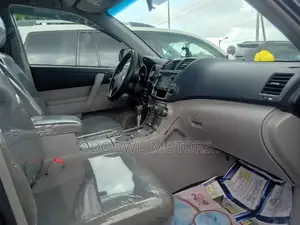 Toyota Highlander Limited 2012 Gray