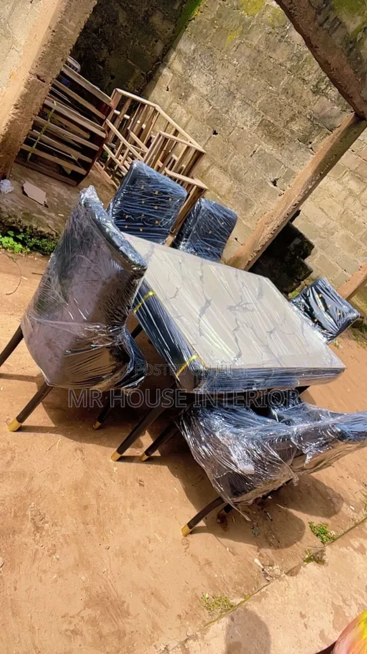 6 Seaters Dinning Table
