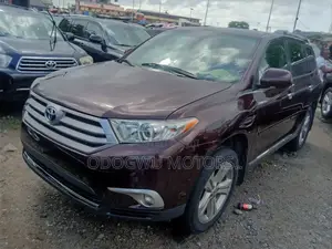 Toyota Highlander Limited 2012 Maroon