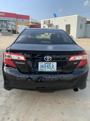 Toyota Camry SE 4dr Sedan (2.5L 4cyl 6A) 2013 Black