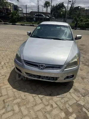 Honda Accord 2005 Silver
