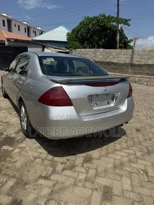 Honda Accord 2005 Silver