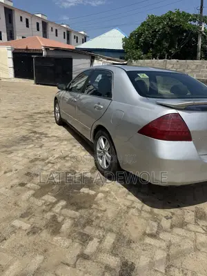 Honda Accord 2005 Silver