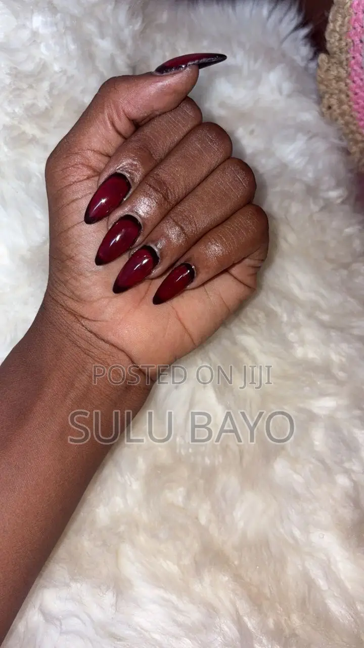 Renny's Touch Nails Lash Extensions