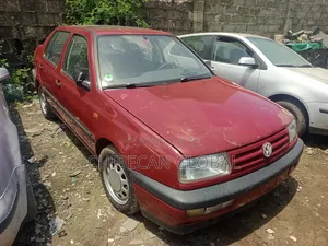 Volkswagen Vento 2004 Red