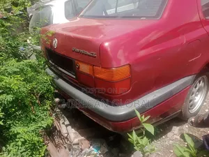 Volkswagen Vento 2004 Red