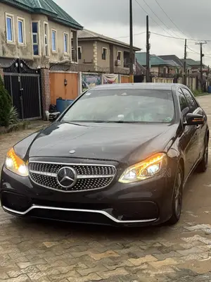 Mercedes-Benz E200 2014 Black