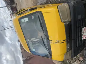 Suzuki Every 2004 Yellow