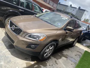 Volvo XC60 3.2 AWD 2010 Gold