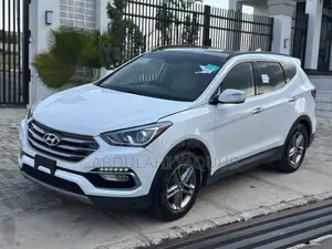 Hyundai Santa Fe 2017 White