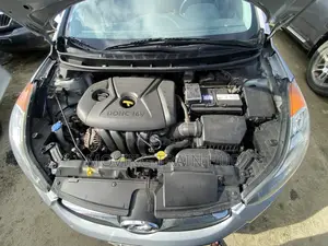 Hyundai Elantra Limited 2012 Silver