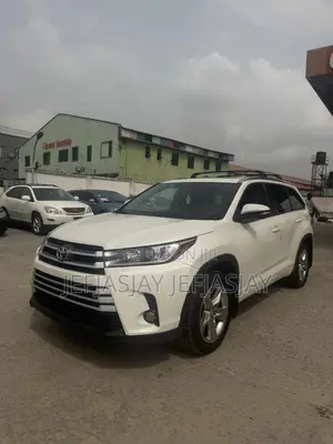 Toyota Highlander XLE V6 4x4 (3.5L 6cyl 6A) 2016 White