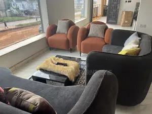 Well Tailored Full Sofa Set