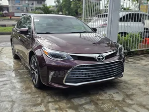 Toyota Avalon XLE FWDSedan (3.6L 6cyl 6A) 2016 Burgundy