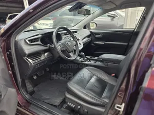 Toyota Avalon XLE FWDSedan (3.6L 6cyl 6A) 2016 Burgundy