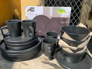 Brand New 16-Piece Dinnerware Set - Modern Ceramic Stoneware