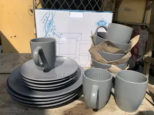 Brand New 16-Piece Dinnerware Set - Modern Ceramic Stoneware