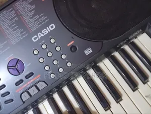 Casio CTK-620l  Smart Lighted Keys Great Sound