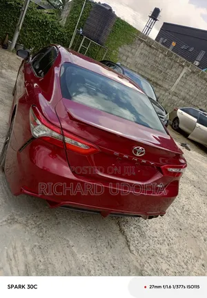 Toyota Camry LE FWD (2.5L 4cyl 8AM) 2018 Red