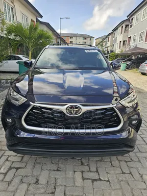 Toyota Highlander XLE AWD 2020 Blue