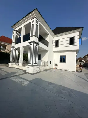 4bdrm Duplex in Basic Estate for sale