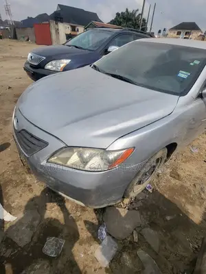 Toyota Camry LE 4dr Sedan (2.5L 4cyl 6A) 2011 Silver