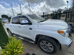 Toyota Tundra 1794 5.7L V8 4x2 CrewMax 5.6 ft. box 145.7 in. WB 2016