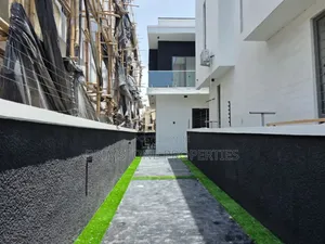 Furnished 4bdrm Duplex in Chevron for rent