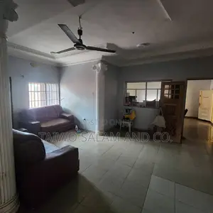 5bdrm Duplex in Ologuneru for sale