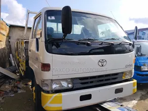 Toyota Dyna400