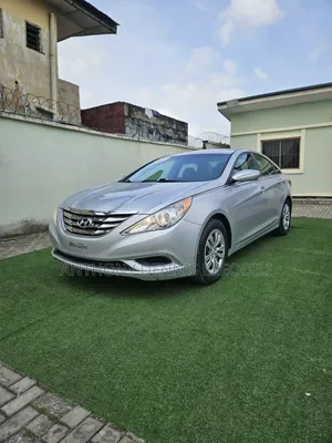 Hyundai Sonata SE Sedan FWD (2.4L 4cyl 6A) 2012 Silver