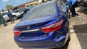 Toyota Camry SE 4dr Sedan (2.5L 4cyl 6A) 2015 Blue