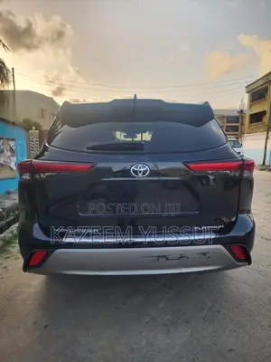 Toyota Highlander Platinum 2021 Black