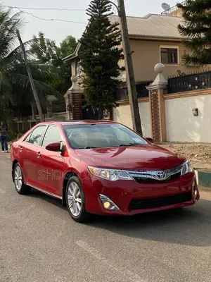 Toyota Camry XLE V6 4dr Sedan (3.5L 6cyl 6A) 2013 Red