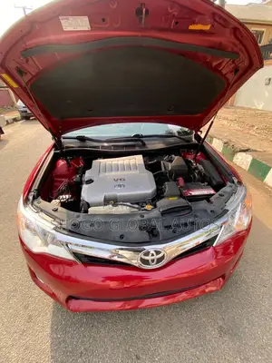 Toyota Camry XLE V6 4dr Sedan (3.5L 6cyl 6A) 2013 Red
