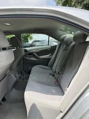 Toyota Camry LE 4dr Sedan (2.5L 4cyl 6AM) 2010 Silver