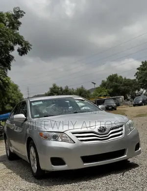 Toyota Camry LE 4dr Sedan (2.5L 4cyl 6AM) 2010 Silver