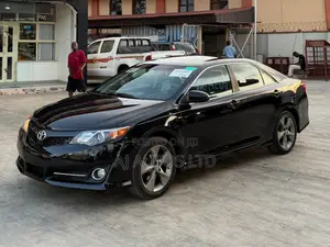 Toyota Camry SE 4dr Sedan (2.5L 4cyl 6A) 2014 Black