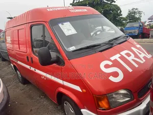 Ford Transit 2000 Red
