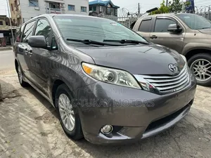 Toyota Sienna 2013 Gray