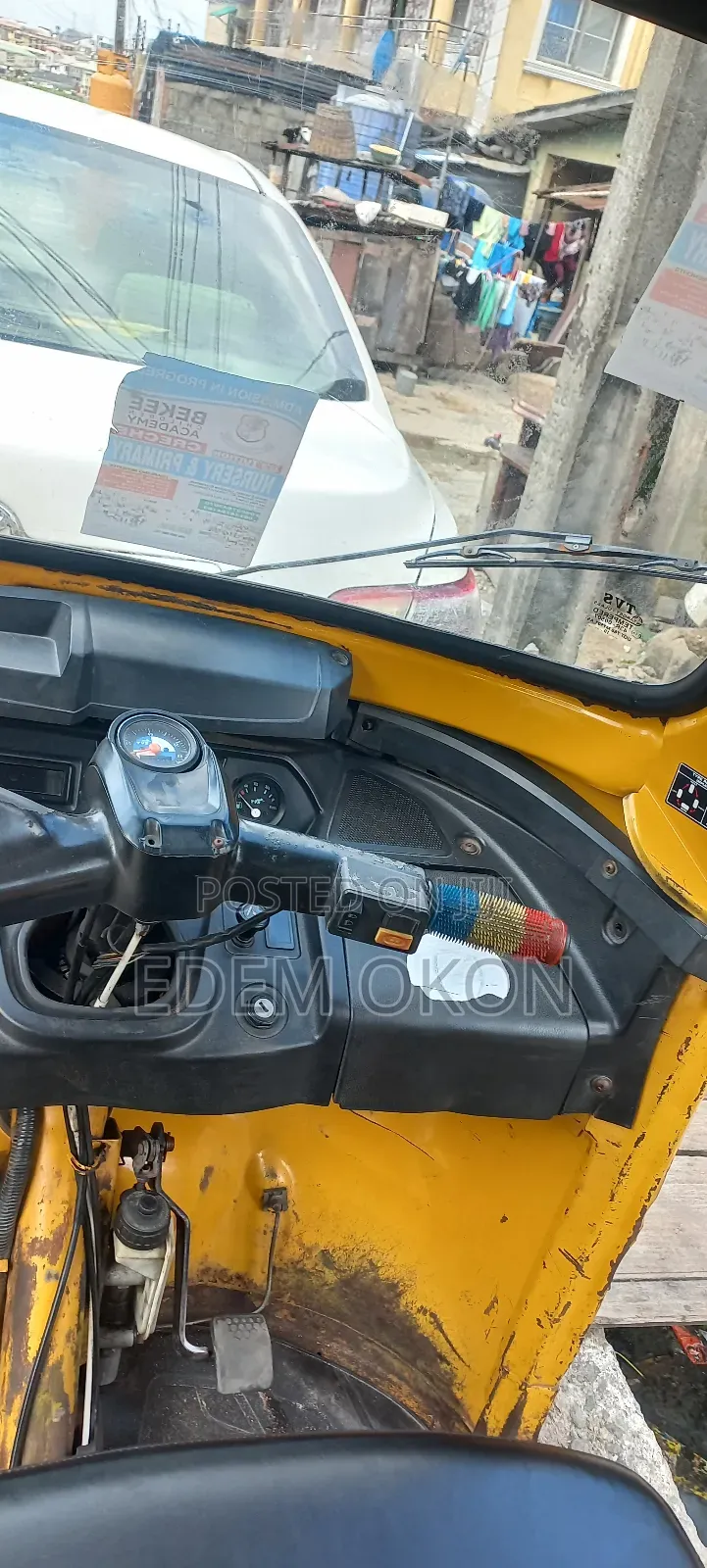TVS Apache 180 RTR 2024 Yellow
